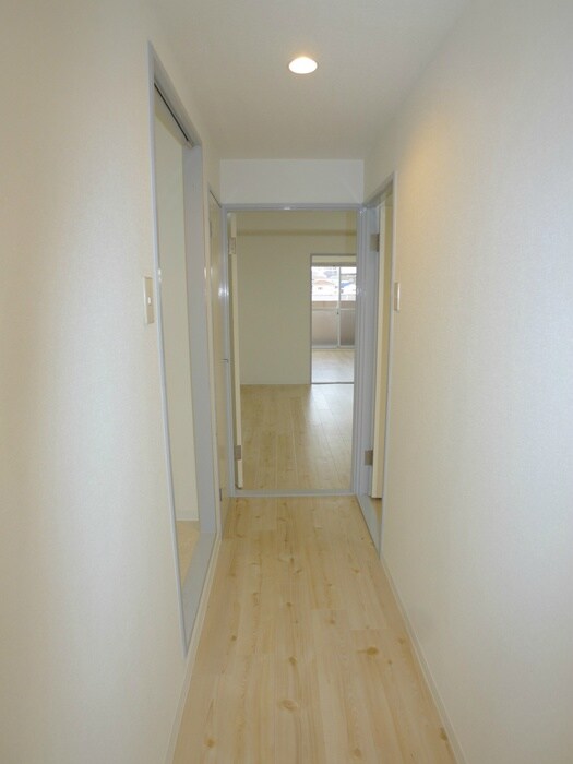 物件内観写真15　(廊下)