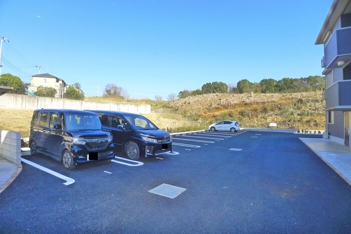 物件外観写真3　(駐輪場)