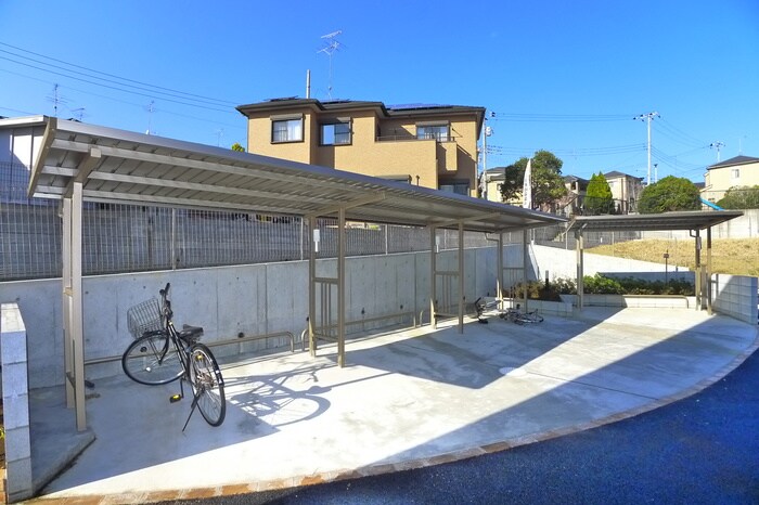 物件外観写真6　(駐輪場)