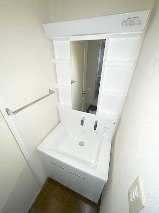 物件内観写真11　(洗面)