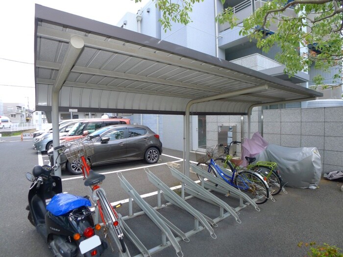 物件外観写真2　(駐輪場)