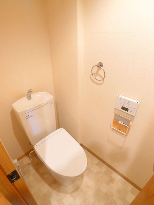 物件内観写真11　(トイレ)