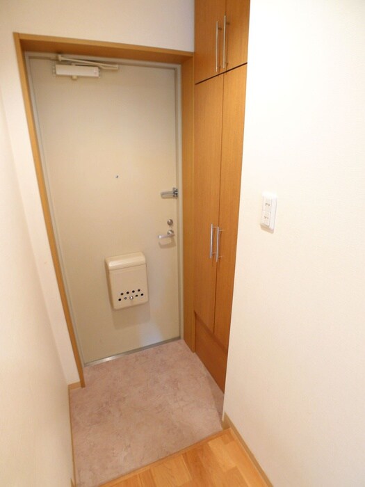 物件内観写真12　(玄関)