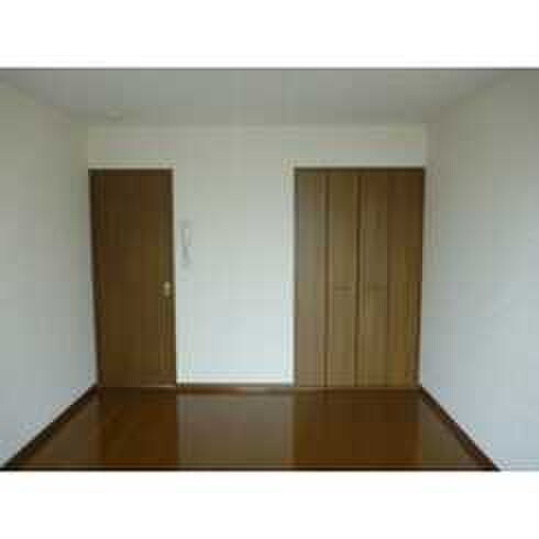 物件内観写真8　(室内からの展望)