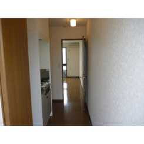 物件内観写真11　(玄関)