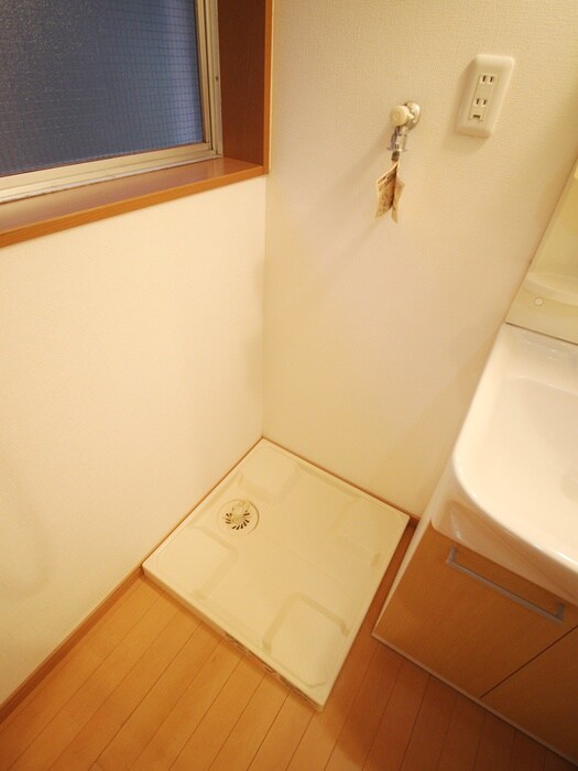 物件内観写真12　(洗濯機置場)