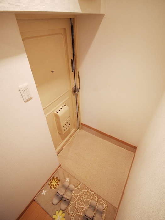 物件内観写真16　(玄関)