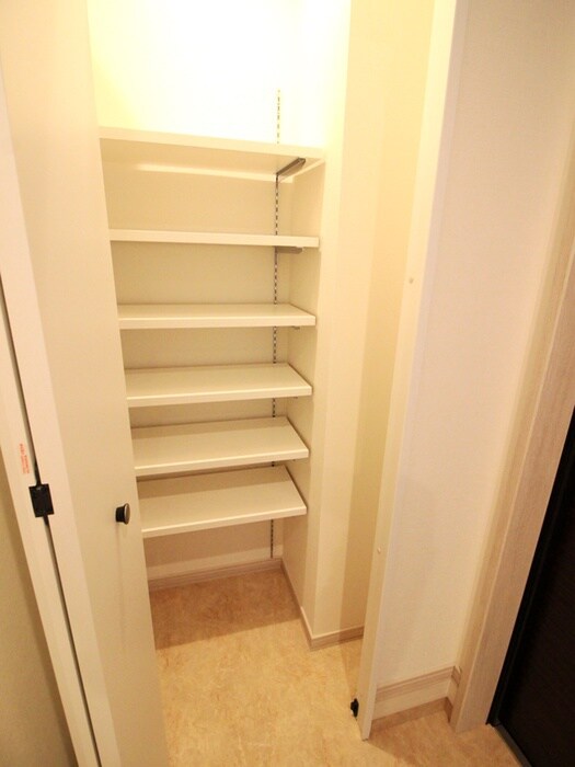 物件内観写真8　(靴箱)