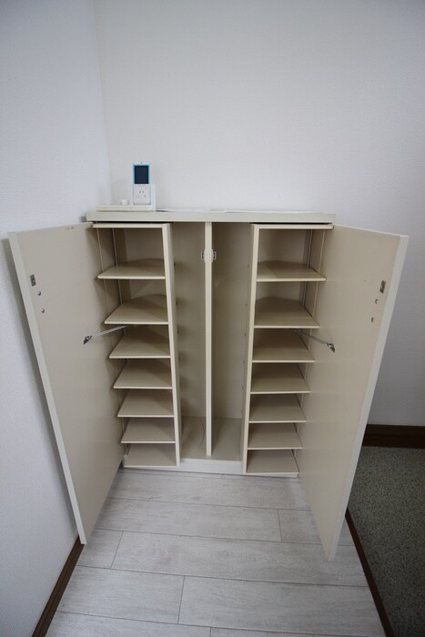 物件内観写真14　(靴箱)