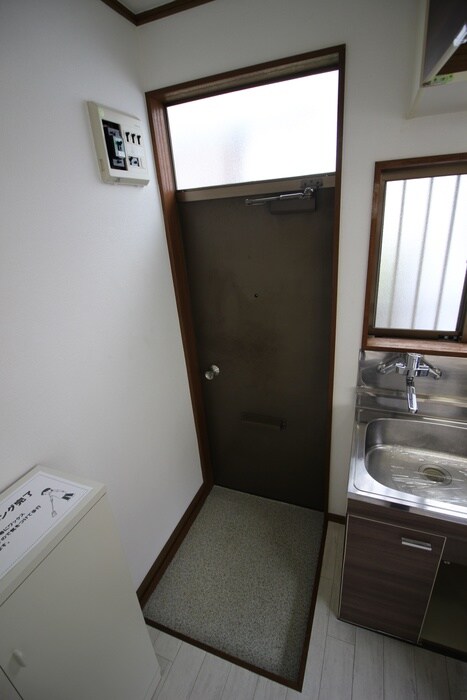 物件内観写真15　(玄関)