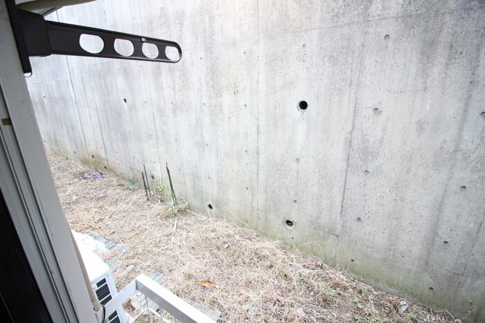 物件内観写真17　(室内からの展望)