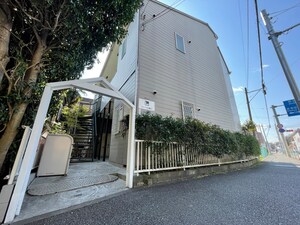 リ－ベル鶴川外観写真