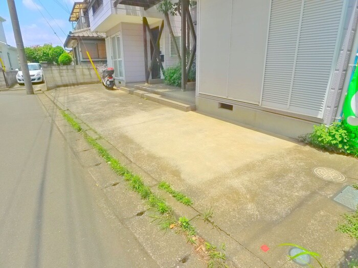 物件外観写真5　(駐車場)