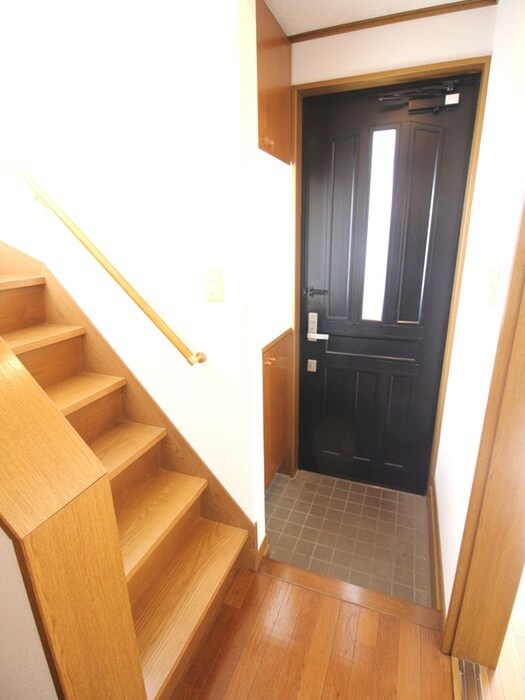 物件内観写真17　(玄関)