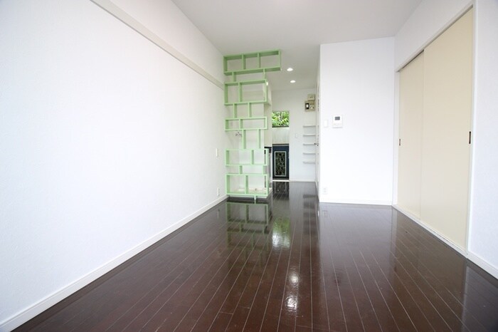 物件内観写真8　(洗濯機置場)