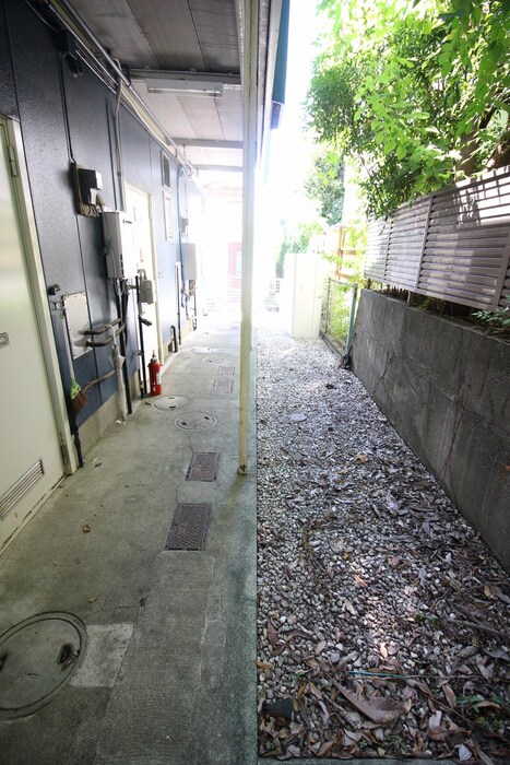 物件外観写真6　(エントランス部分)