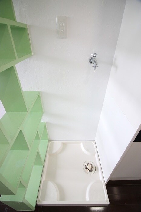 物件内観写真12　(洗濯機置場)