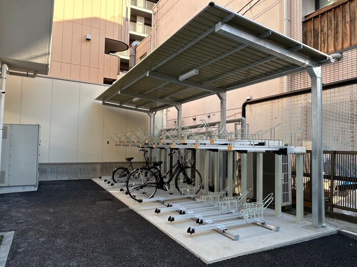 物件外観写真5　(駐輪場)