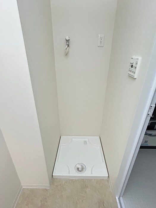 物件内観写真12　(洗濯機置場)