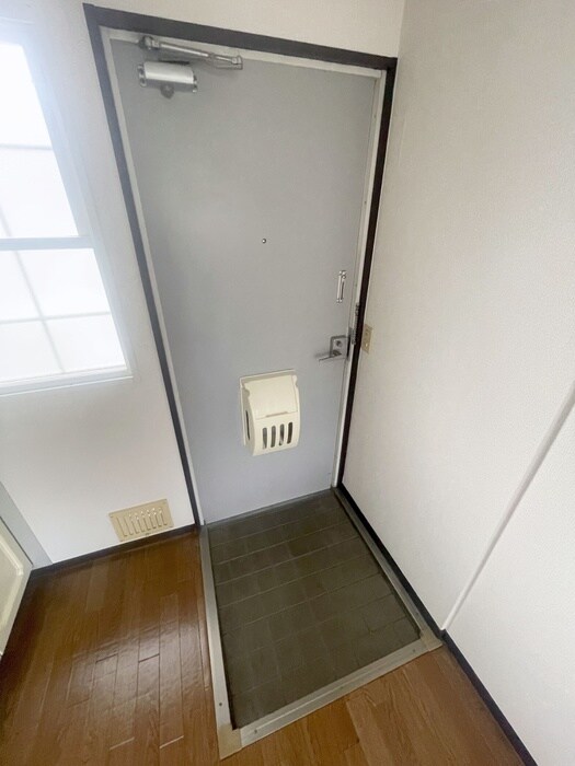 物件内観写真16　(玄関)