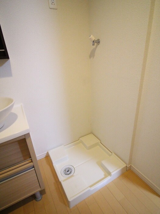 物件内観写真11　(洗濯機置場)