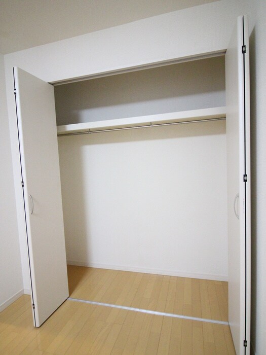 物件内観写真12　(収納)