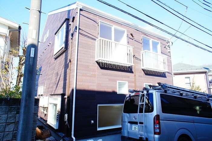 物件外観写真2　(エントランス部分)