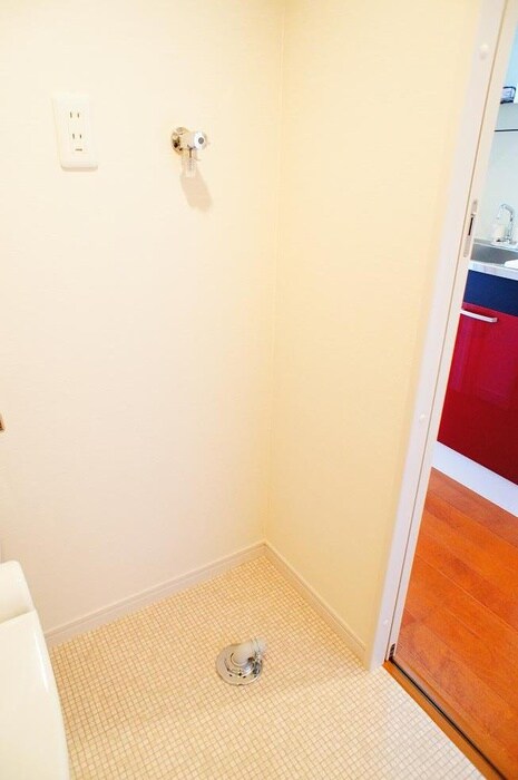 物件内観写真12　(洗濯機置場)