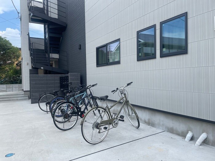 物件外観写真6　(駐輪場)