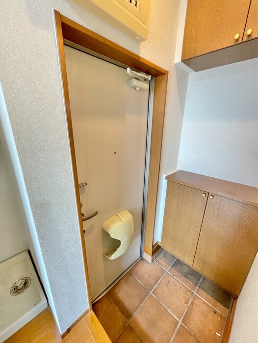 物件内観写真15　(玄関)
