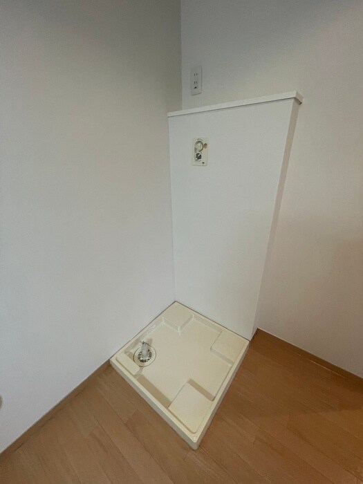 物件内観写真14　(洗濯機置場)