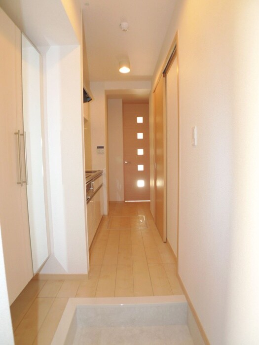 物件内観写真16　(廊下)