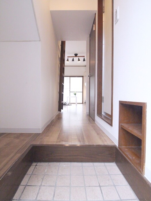 物件内観写真12　(廊下)