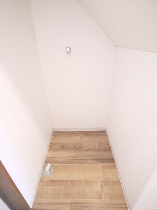 物件内観写真15　(洗濯機置場)