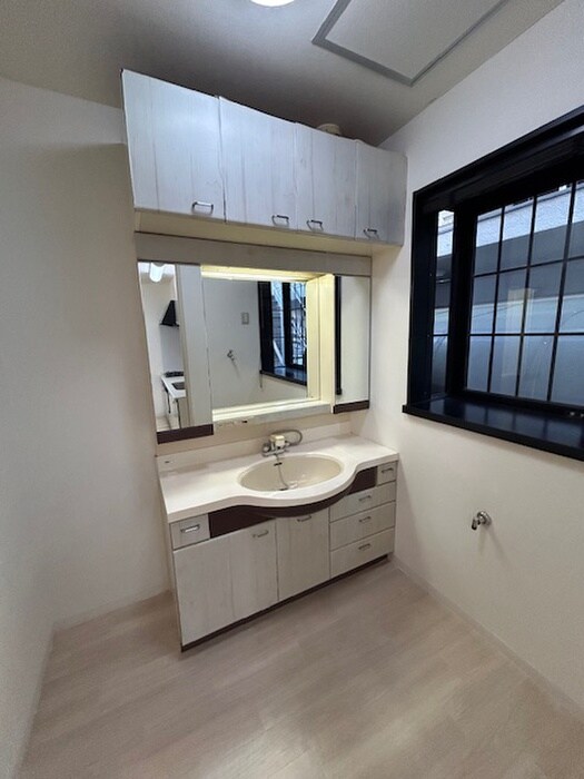 物件内観写真11　(洗面)