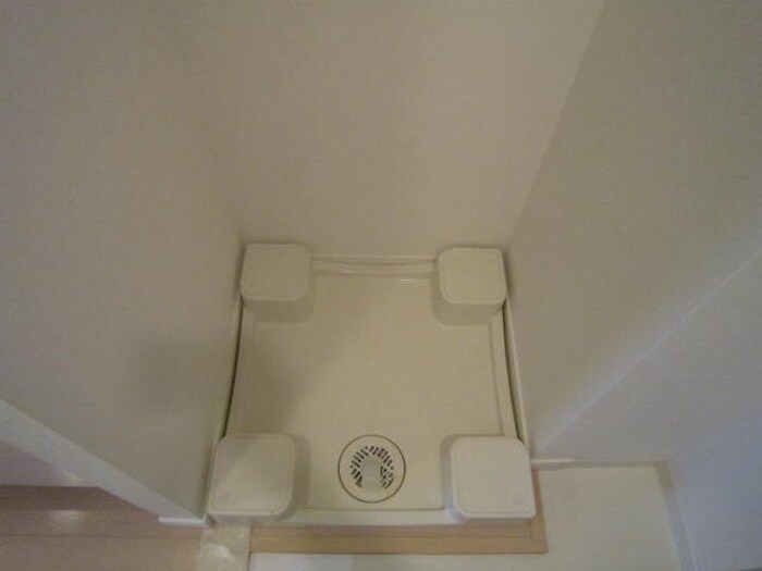 物件内観写真10　(洗濯機置場)