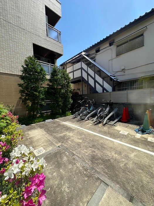 物件外観写真4　(駐車場)