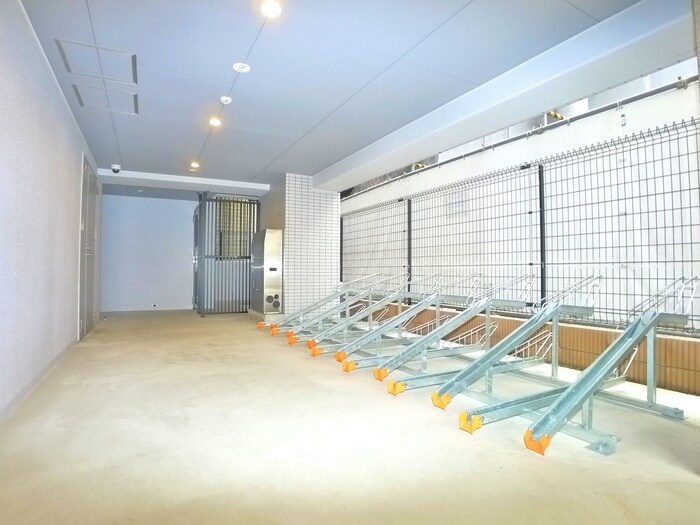 物件外観写真5　(駐輪場)