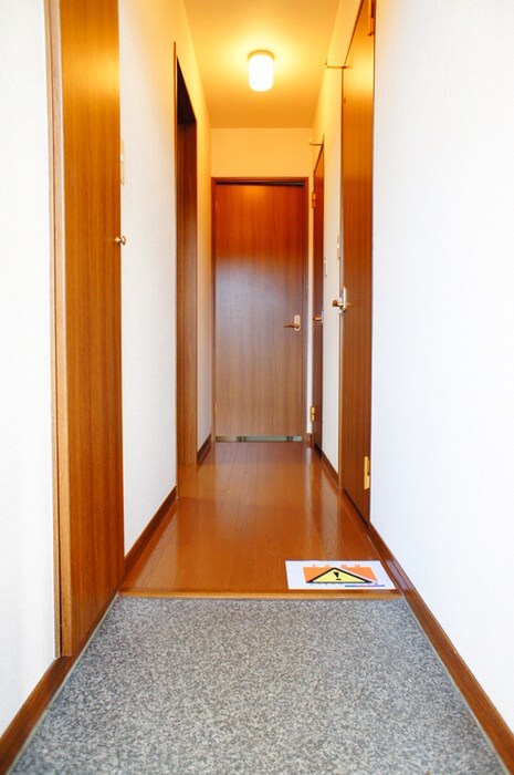 物件内観写真15　(玄関)