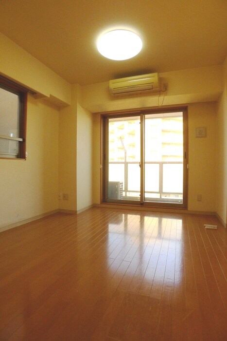 物件内観写真12　(室内からの展望)