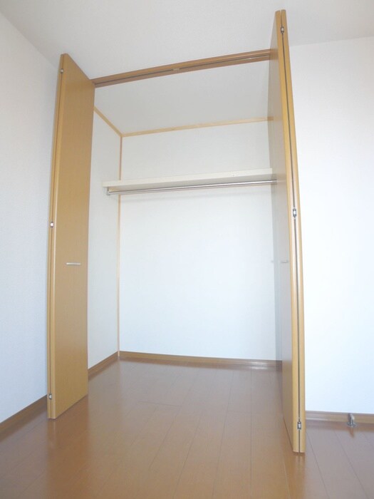 物件内観写真12　(収納)