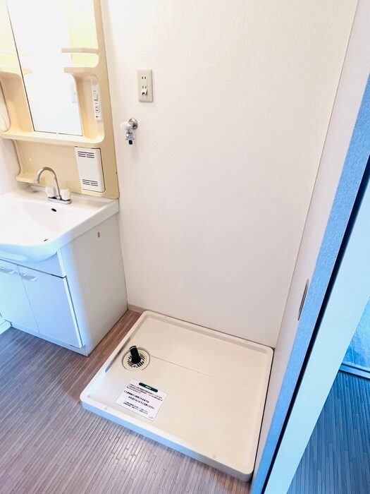 物件内観写真14　(洗濯機置場)