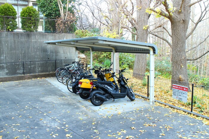 物件外観写真5　(駐輪場)