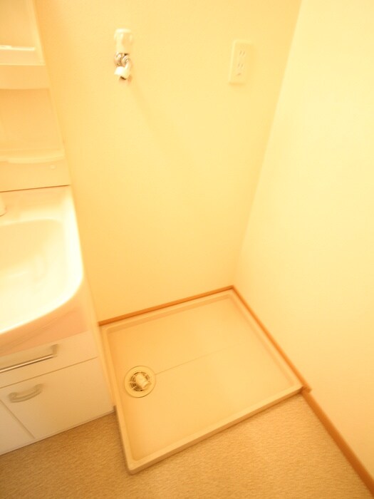 物件内観写真14　(洗濯機置場)