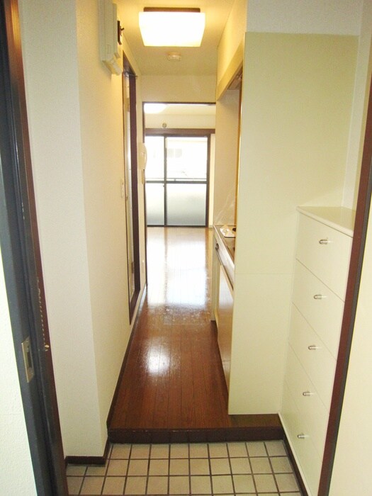 物件内観写真7　(玄関)