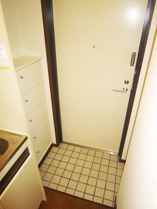 物件内観写真8　(玄関)