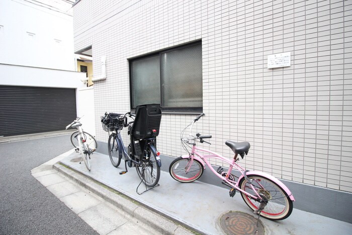 物件外観写真5　(駐輪場)