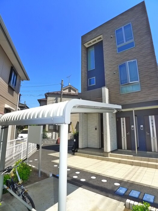 物件外観写真3　(エントランス部分)