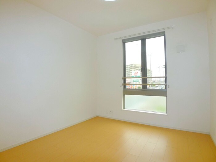 物件内観写真12　(室内からの展望)