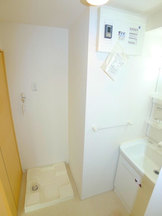 物件内観写真17　(洗濯機置場)